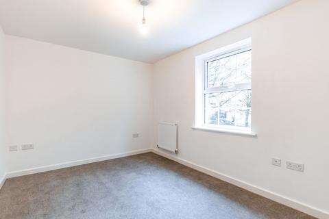 2 bedroom flat to rent, Sarisbury Green