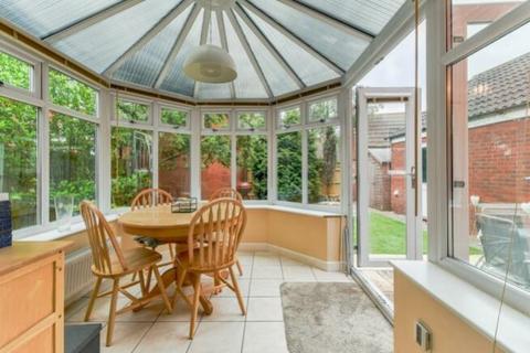 5 bedroom end of terrace house for sale, ZAKOPANE ROAD, SWINDON SN25