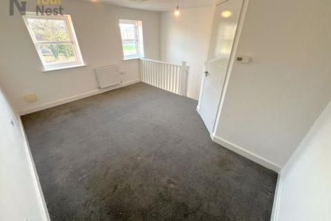 2 bedroom townhouse to rent, Acacia Terrace, Leeds, Seacroft, LS14 6ZQ