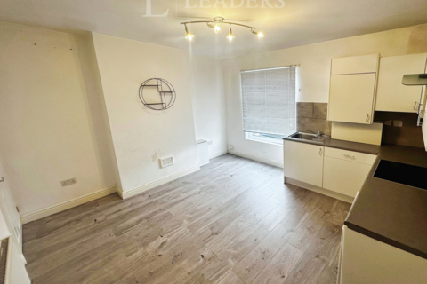 1 bedroom apartment to rent, High Street, Bentley