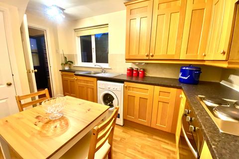 1 bedroom detached house to rent, Melford Road