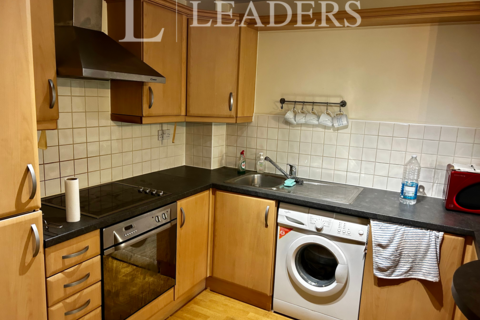 2 bedroom flat to rent, Flat 14 Quinton Court, B68