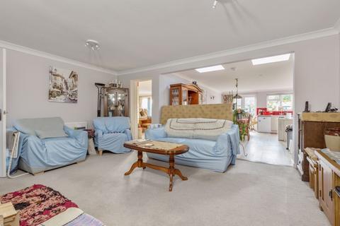 10 Fernhurst Close, Hayling Island, PO11 0DT
