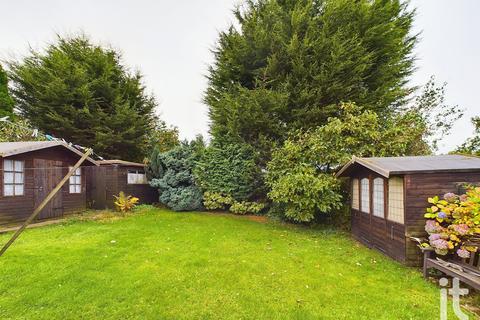 2 bedroom detached bungalow for sale, Capesthorne Road, High Lane, Stockport, SK6