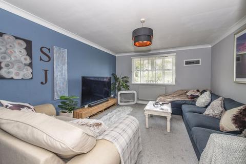 2 bedroom maisonette for sale, London Road, Crowborough