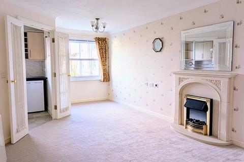 1 bedroom retirement property for sale, Marine Parade West, Clacton-on-Sea CO15