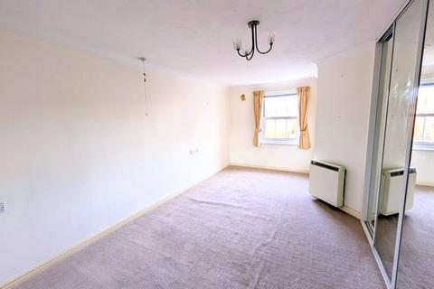 1 bedroom retirement property for sale, Marine Parade West, Clacton-on-Sea CO15