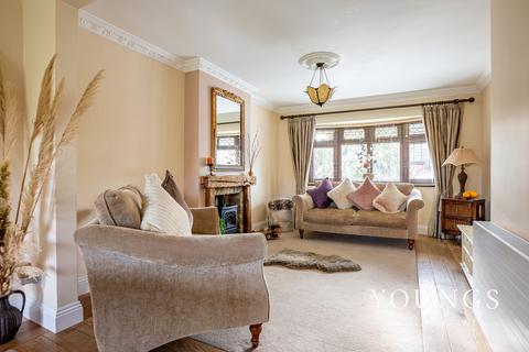 3 bedroom semi-detached house for sale, St. Marks Road, Canvey Island, SS8