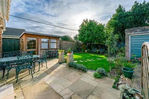 3 bedroom bungalow for sale, Cradock Place, Worthing, West Sussex, BN13