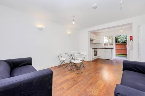 5 bedroom terraced house to rent, Ferry Street, London E14