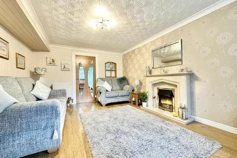 3 bedroom semi-detached house for sale, Burghley Drive, West Bromwich, B71 3LX