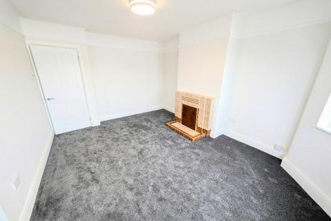 2 bedroom flat to rent, Childs Hill, London NW2