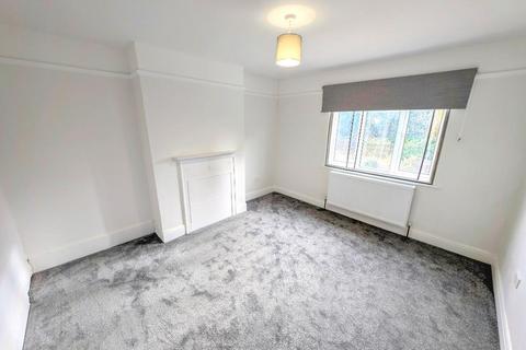 2 bedroom flat to rent, Childs Hill, London NW2