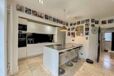 23 The Lees, Croydon, CR0 8AR