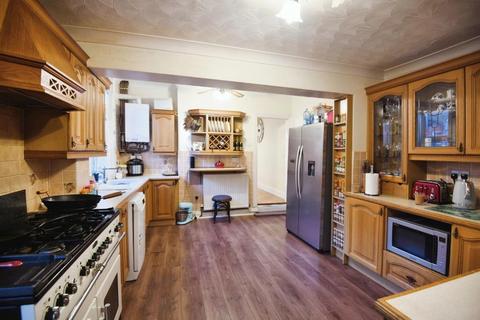 4 bedroom semi-detached house for sale, Queens Road, Wisbech, Cambridgeshire, PE13 2PE