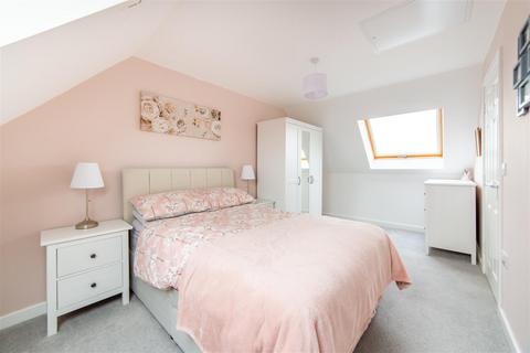 3 bedroom terraced house for sale, Cypress Point Grove, Dinnington, Newcastle Upon Tyne, NE13