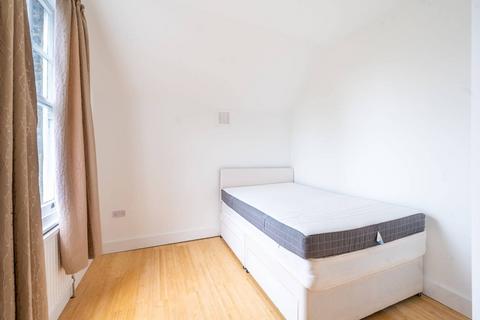 1 bedroom flat to rent, Riggindale Road, Streatham, London, SW16