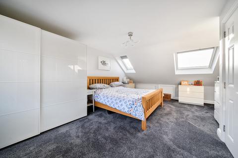 4 bedroom end of terrace house for sale, Warren Avenue, Bromley