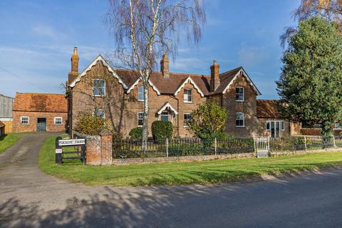 5 bedroom detached house to rent, Boarstall, Aylesbury, Buckinghamshire