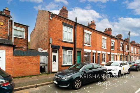 3 bedroom end of terrace house for sale, Paget Road, Leicester LE3