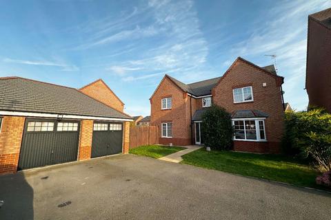 4 bedroom detached house for sale, Brackley Crescent, Chase Meadow, Warwick