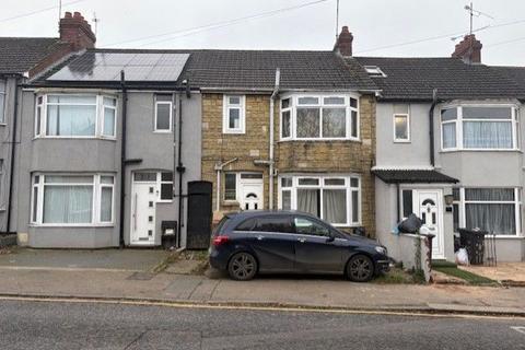 3 bedroom terraced house to rent, Beechwood Road, Luton