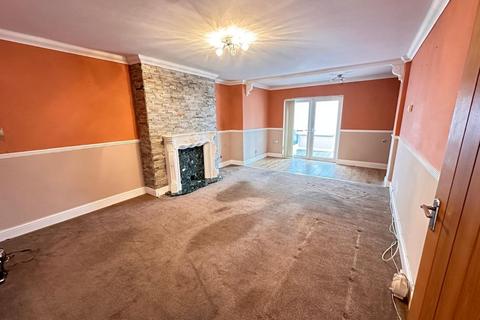 3 bedroom semi-detached house for sale, Komberg Crescent, Canvey Island