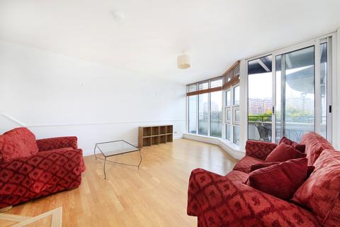 2 bedroom flat to rent, Prices Court, Battersea SW11