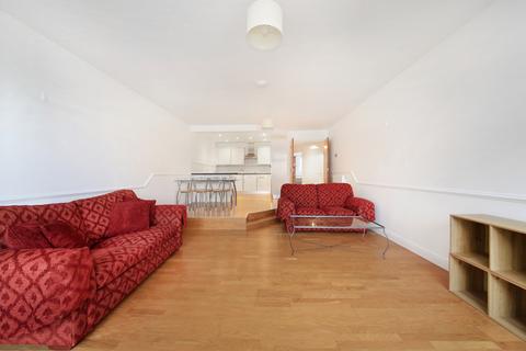 2 bedroom flat to rent, Prices Court, Battersea SW11