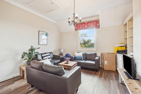 2 bedroom flat to rent, Macaulay Road, London SW4