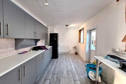 25 Felskirk Road, Manchester, M22 1PX