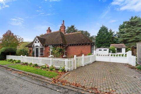 2 bedroom bungalow for sale, Redland Lodge, Redland Drive, Colwall, Malvern, Herefordshire, WR13 6ES