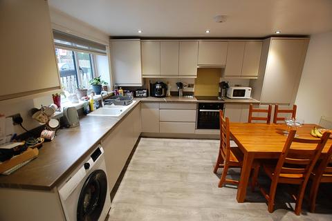 4 bedroom semi-detached house for sale, Manchester Road, Ashton-under-Lyne OL5