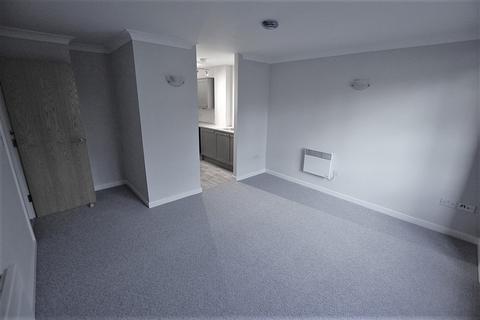 2 bedroom apartment to rent, Mossley Road, Greater Manchester OL6