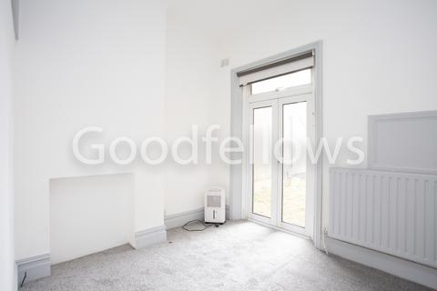 1 bedroom apartment to rent, Morden Road, London SW19