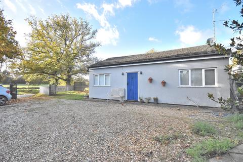 1 bedroom bungalow to rent, North Hall Road, Bishop's Stortford CM22