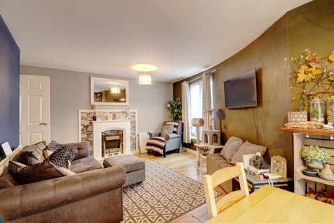 2 bedroom apartment for sale, St. Hughs Avenue, Buckinghamshire HP13