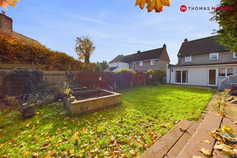 3 bedroom semi-detached house for sale, Beauchamp Close, St. Neots PE19