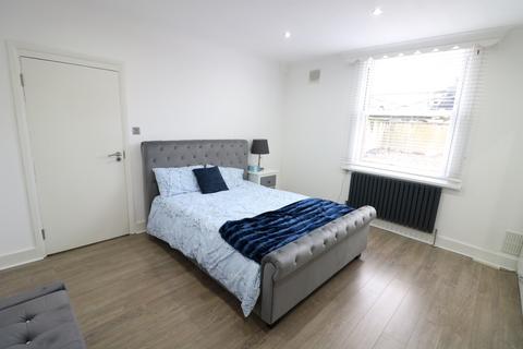 2 bedroom apartment to rent, Seven Sisters Road, London N4