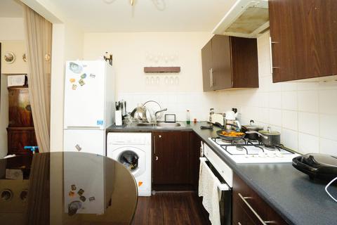 2 bedroom apartment to rent, Pelham Grove, Liverpool L17