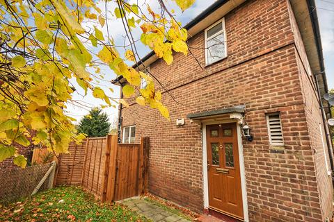 2 bedroom house to rent, Shroffold Road, Bromley BR1