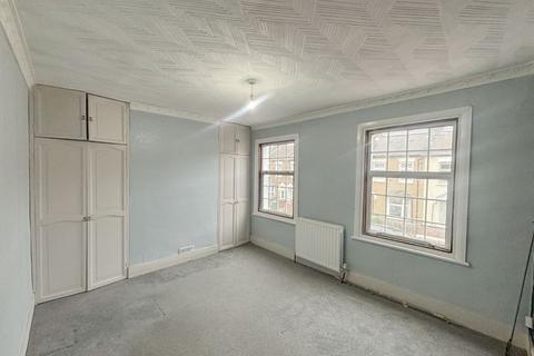 2 bedroom terraced house to rent, Adine Road, London E13