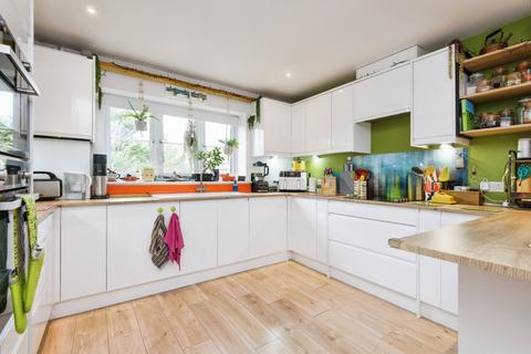 2, Kits Cottage Nackington Road, Canterbury, CT4 7AT