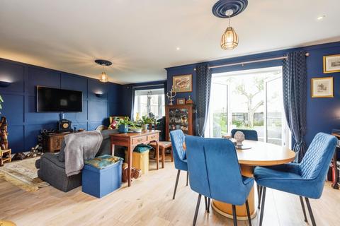 2, Kits Cottage Nackington Road, Canterbury, CT4 7AT