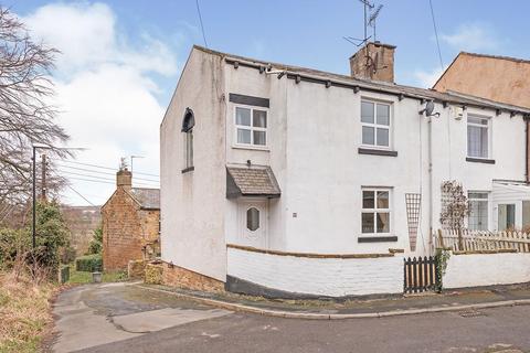 2 bedroom end of terrace house to rent, Alma Street, Leeds LS26