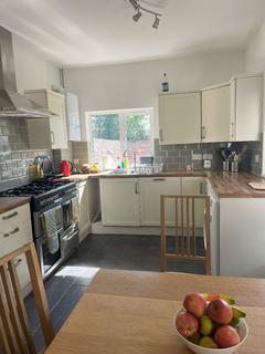 4 bedroom terraced house to rent, Park Road, Exeter