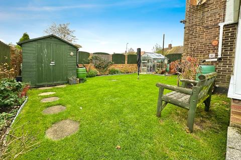 3 bedroom end of terrace house for sale, Ferring Close, East Sussex TN31