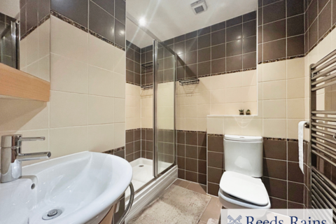 25 Bandy Fields Place, Salford, M7 2ZT