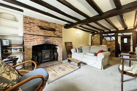 3 bedroom terraced house to rent, Tudor Cottages Water Lane, Faversham ME13