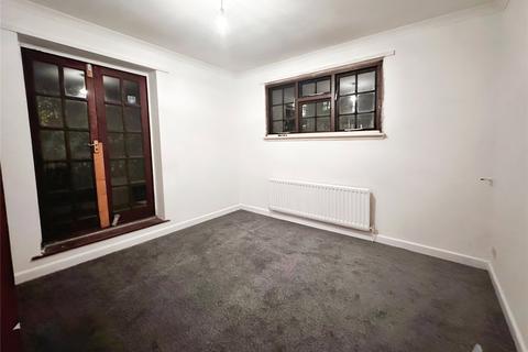 2 bedroom flat to rent, Station Road, Hampshire SO19